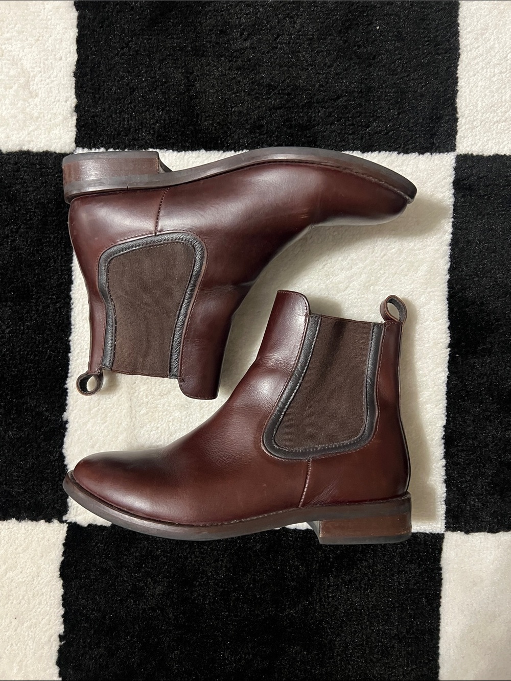 Thursday women’s Brown Leather Chelsea Boots - Classic Slip-On Style